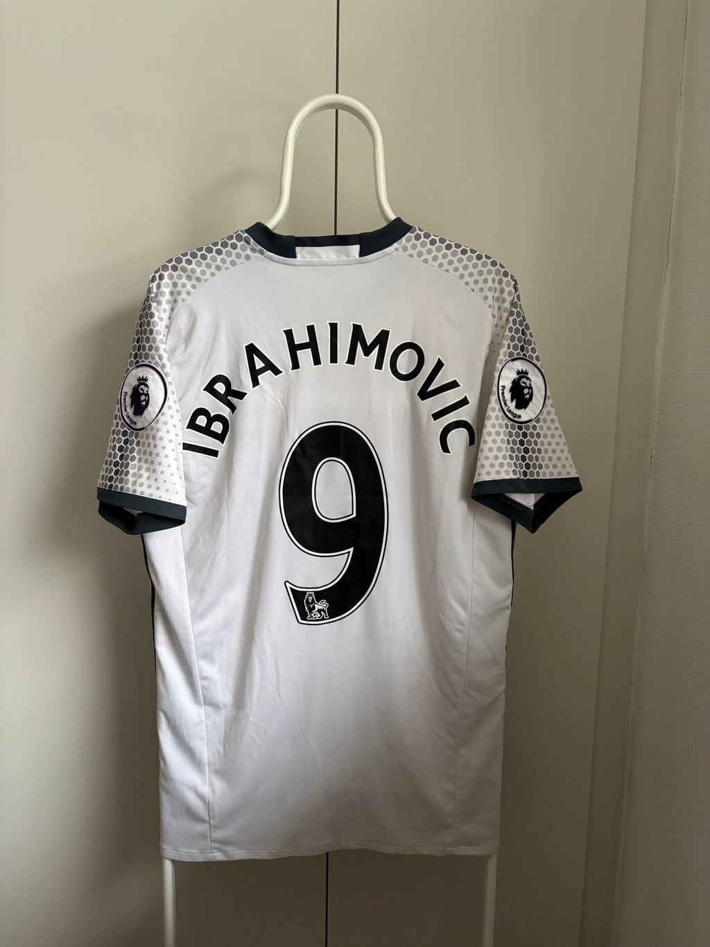 Zlatan Ibrahimovic - Manchester United 2016/17 - Maat L