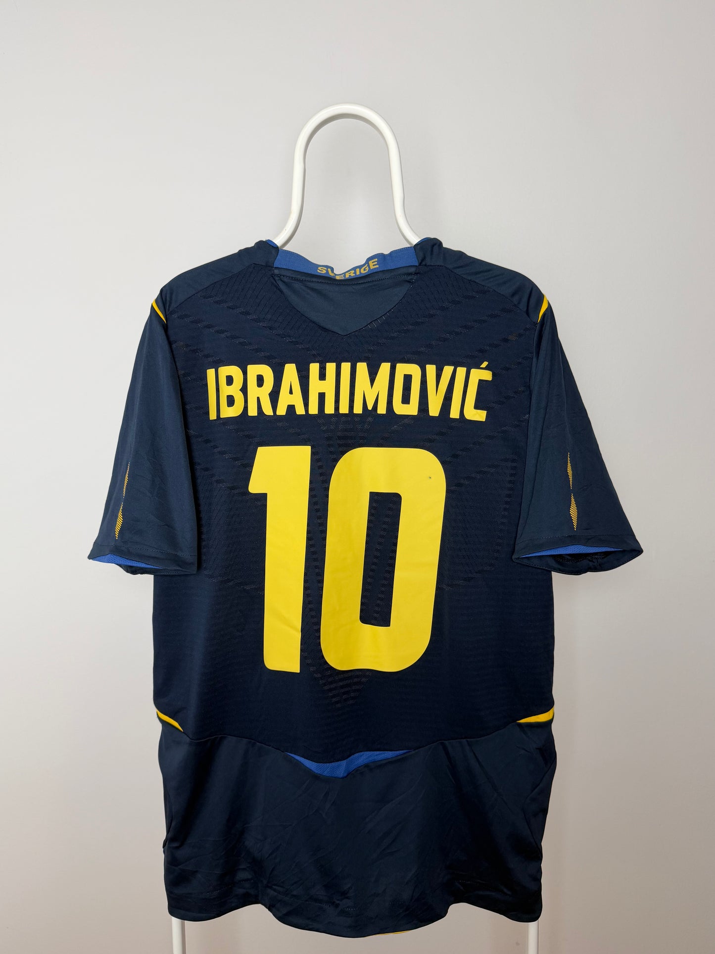 Zlatan Ibrahimovic - Sweden 2008/09. Size L