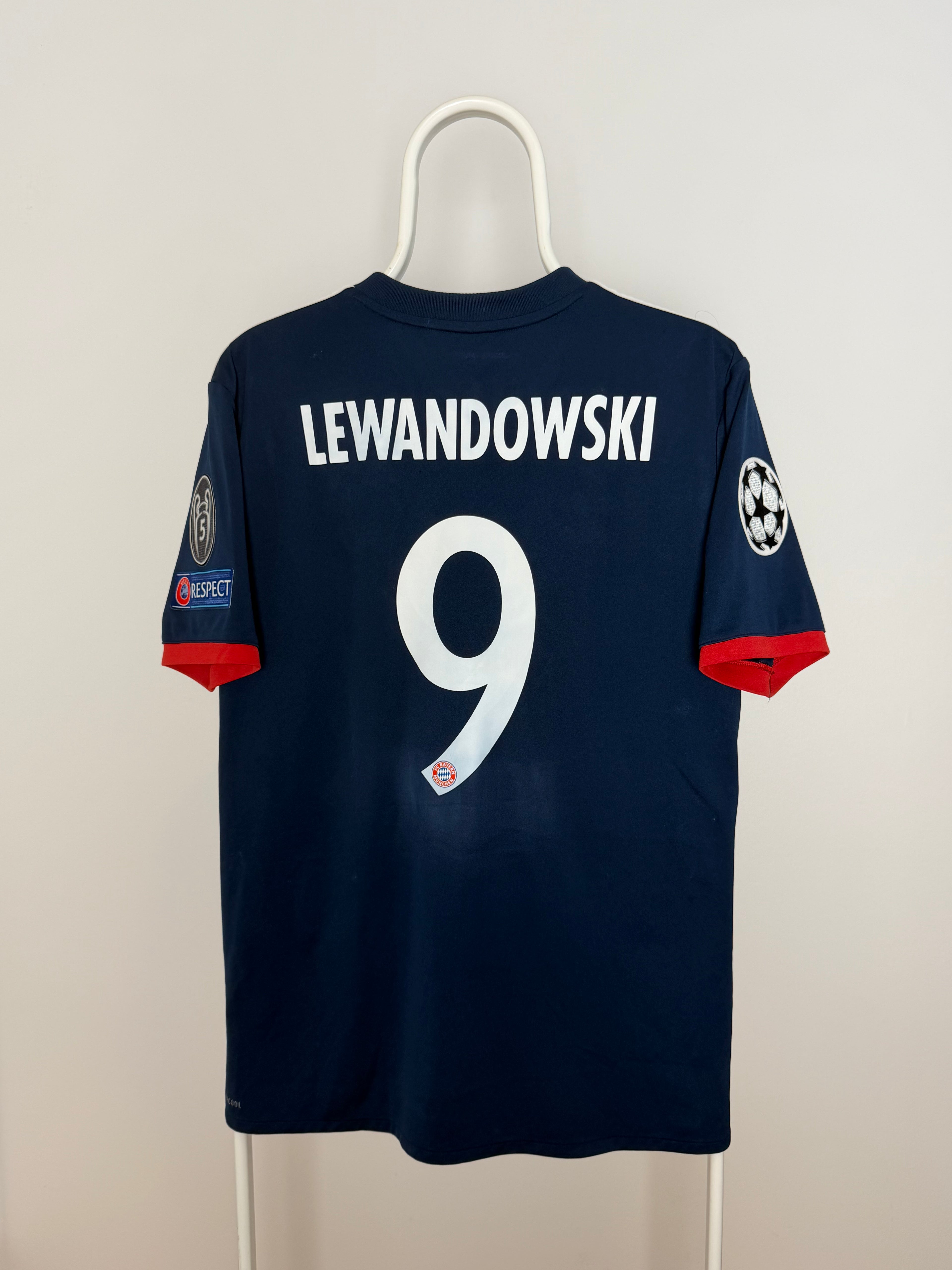 Robert Lewandowski - Bayern München 2017/18. Maat M