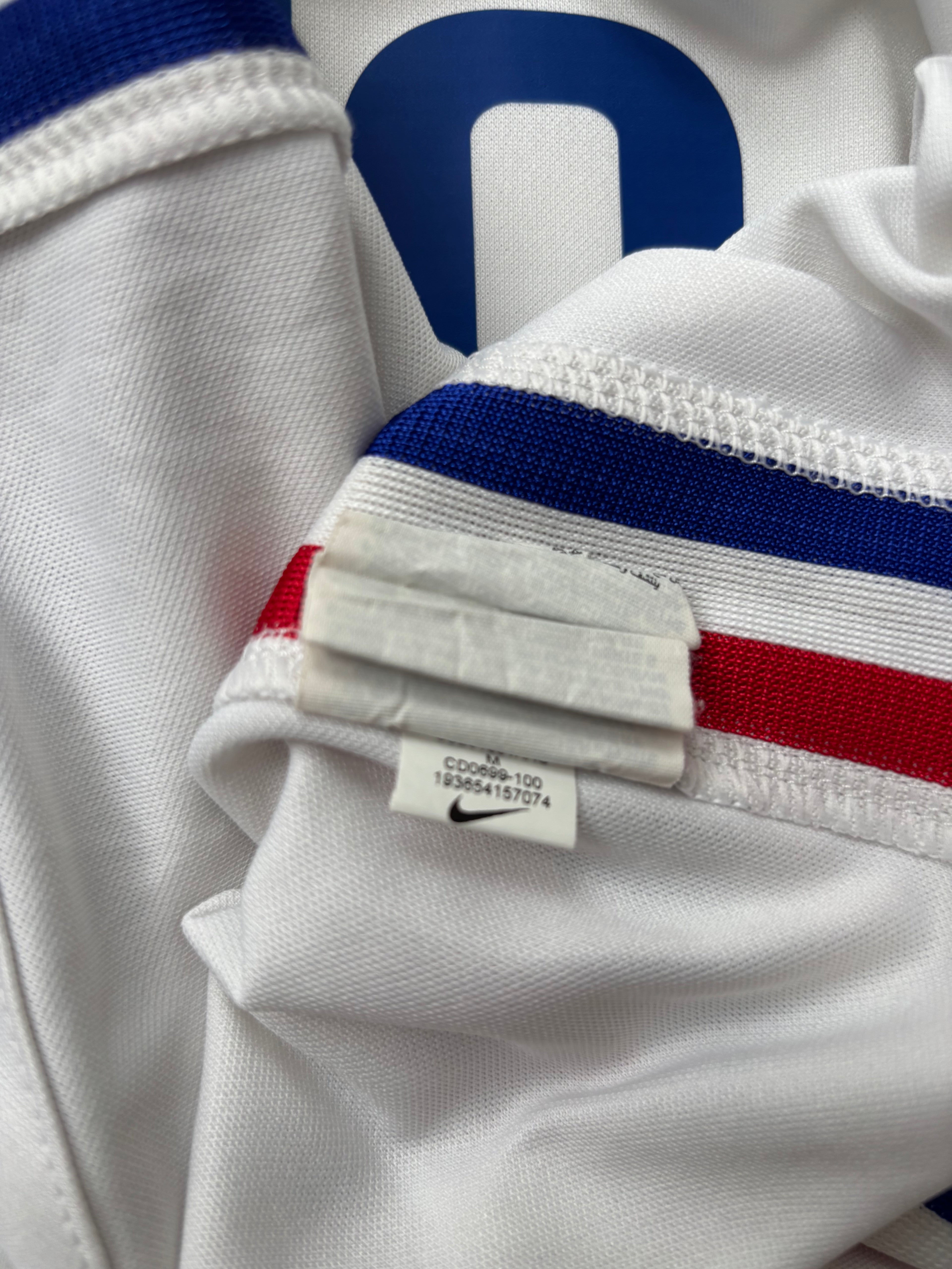 Karim Benzema France 2021 original vintage football jersey cloth tag close up
